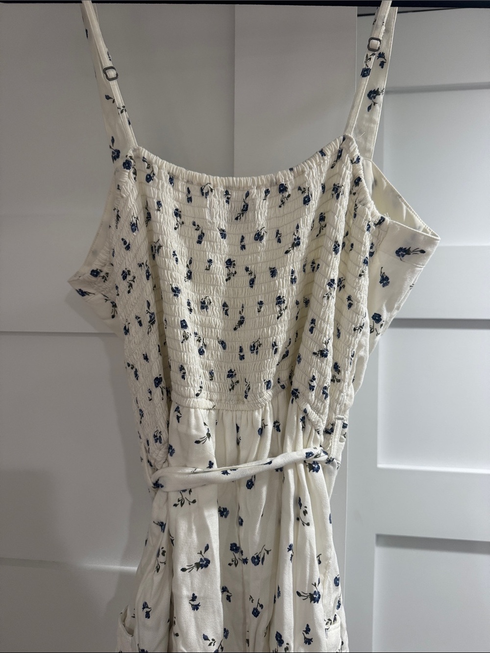 Hollister Cream Cami Romper with Navy Floral Print - Picture 4 of 4
